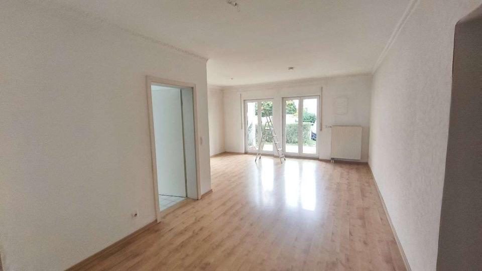 Ebenerdig und ruhig Wohnen, Blick ins Grüne inklusive: Ansprechende 3-Zi-Wohnung mit Terrasse! 3 zimmer