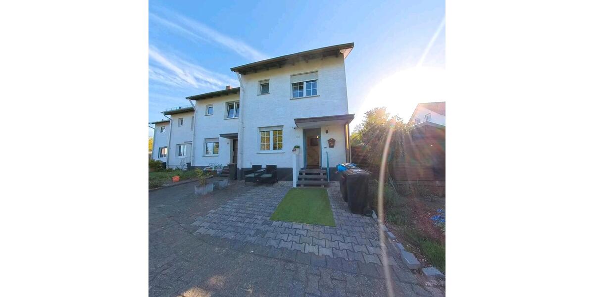 Reihenhaus Dreieich - 5.5 Zimmer, 106 m&sup2;, 2.750&euro; | Angebot:26594365