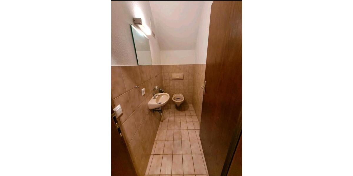 Dachgeschoßwohnung Obrigheim - 3.5 Zimmer, 108 m&sup2;, 1.100&euro; | Angebot:25928793