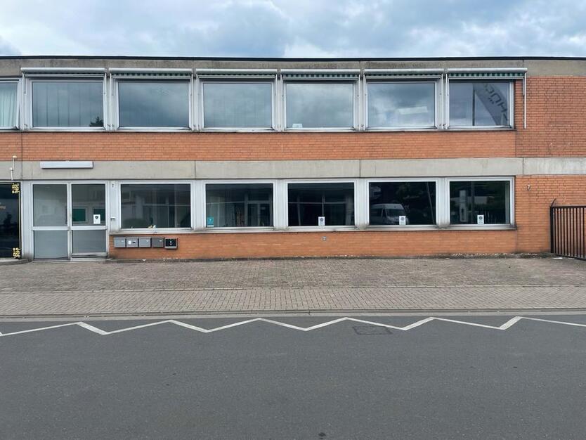 Laden Ausstellungsraum m. Lager u. Büros in Hannover-Wettbergen zimmer