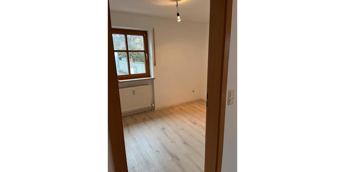 Erdgeschoßwohnung Deggendorf - 3 Zimmer, 67 m&sup2;, 800&euro; | Angebot:25171650