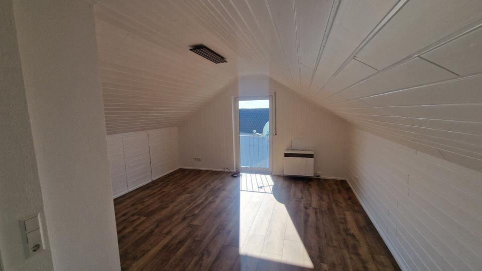 Dachgeschoßwohnung Rülzheim - 1.5 Zimmer, 30 m&sup2;, 385&euro; | Angebot:25960694