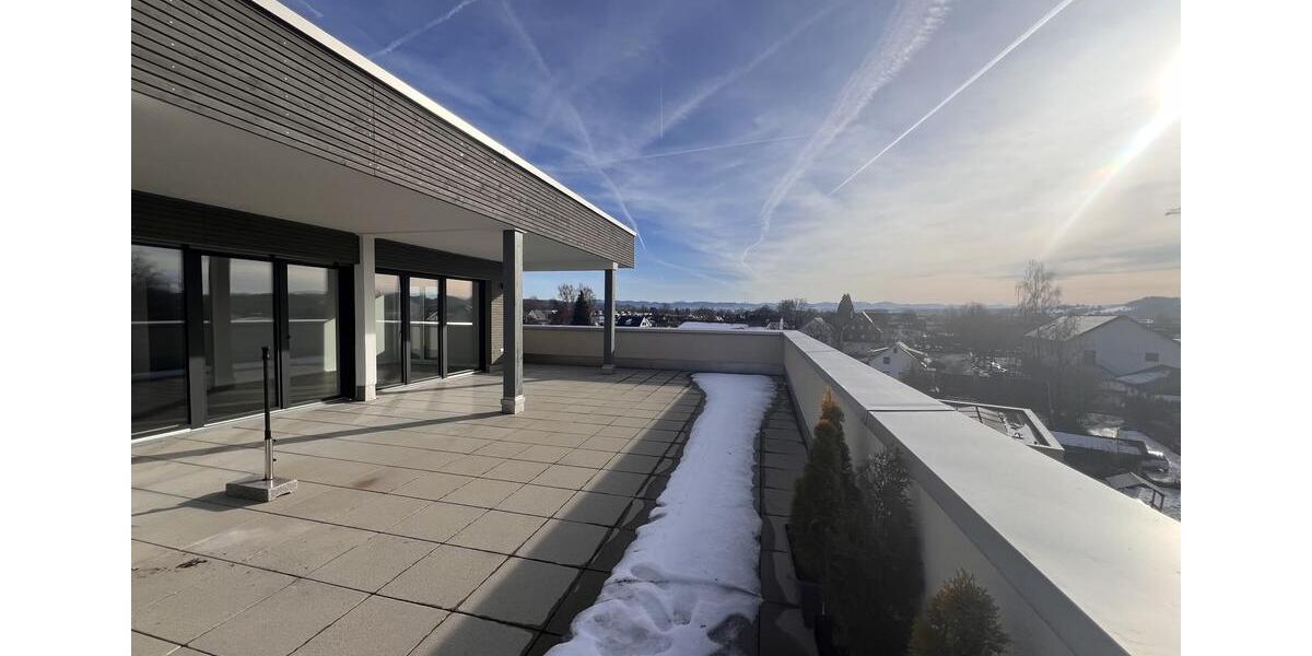 Über den Dächern - Bergblick inklusive! Moderne Penthouse-Wohnung samt Stellplätzen und Einbauküche zu vermieten! 3 zimmer