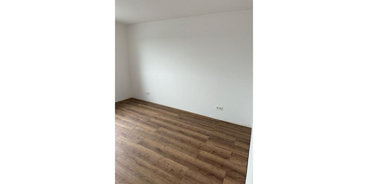 Helle 3 Zimmer Wohnung mit Balkon kernsaniert in Dehrn 3 zimmer