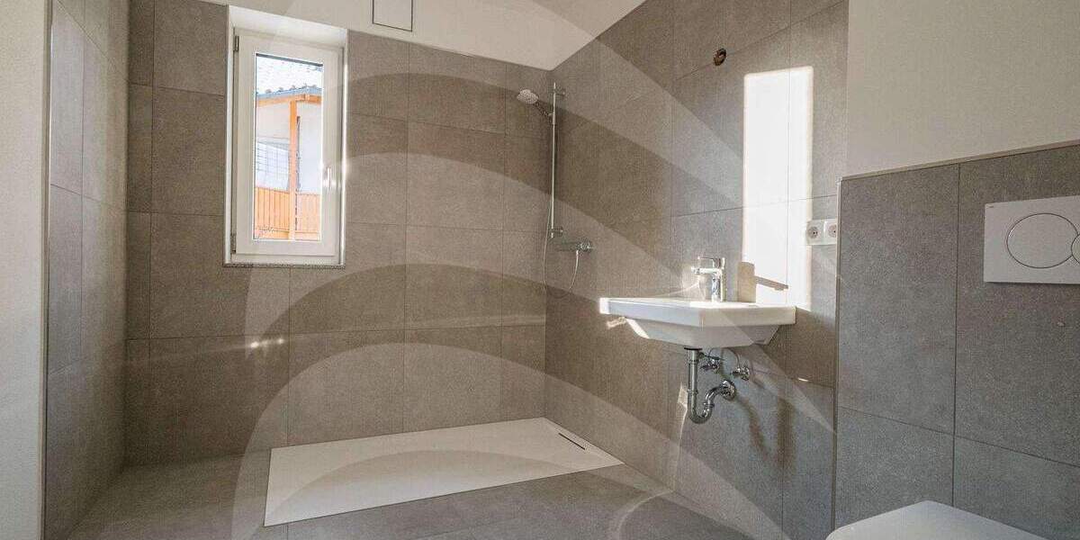 Etagenwohnung Thyrnau Zwecking - 4 Zimmer, 127 m&sup2;, 1.250&euro; | Angebot:24856310