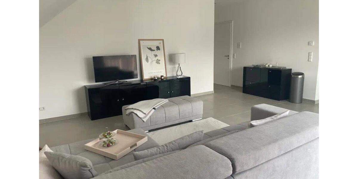 Dachgeschoßwohnung Vechelde - 3 Zimmer, 112 m&sup2;, 1.600&euro; | Angebot:26096543