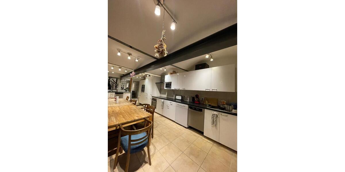 Helles Zimmer in einem privaten Studentenwohnheim zur Untermiete 1 zimmer