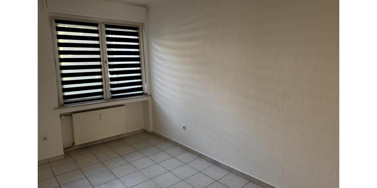 Erdgeschoßwohnung Essen Stadtbezirk III - 4 Zimmer, 84 m&sup2;, 1.200&euro; | Angebot:26072240