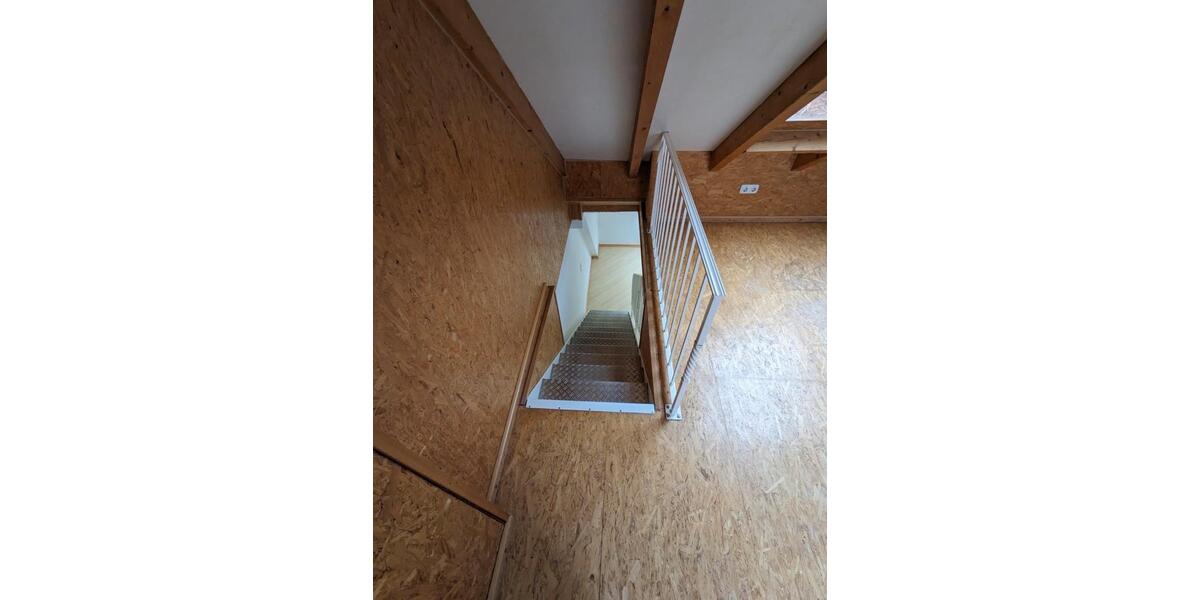 Dachgeschoßwohnung Wiesbaden - 3.5 Zimmer, 75 m&sup2;, 1.067&euro; | Angebot:26039762