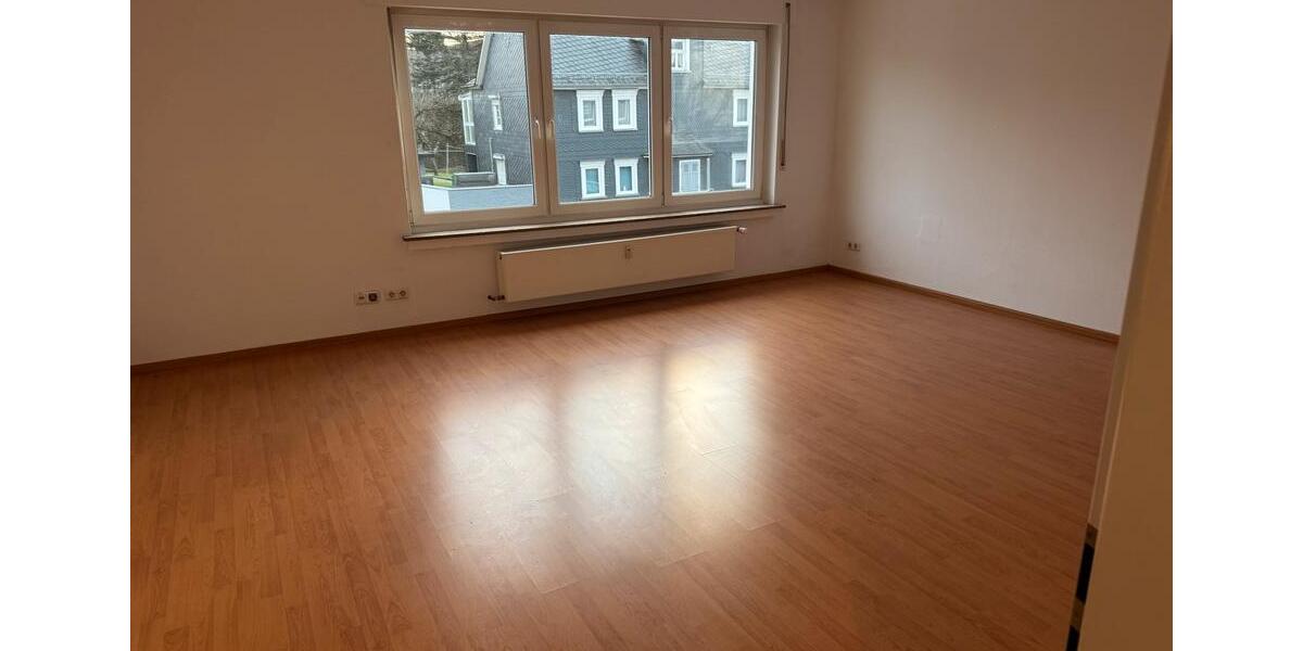 Etagenwohnung Siegen Dillnhütten - 2 Zimmer, 90 m&sup2;, 870&euro; | Angebot:25872740