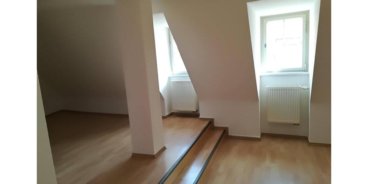Dachgeschoßwohnung Schmalkalden - 3 Zimmer, 62 m&sup2;, 430&euro; | Angebot:19787794