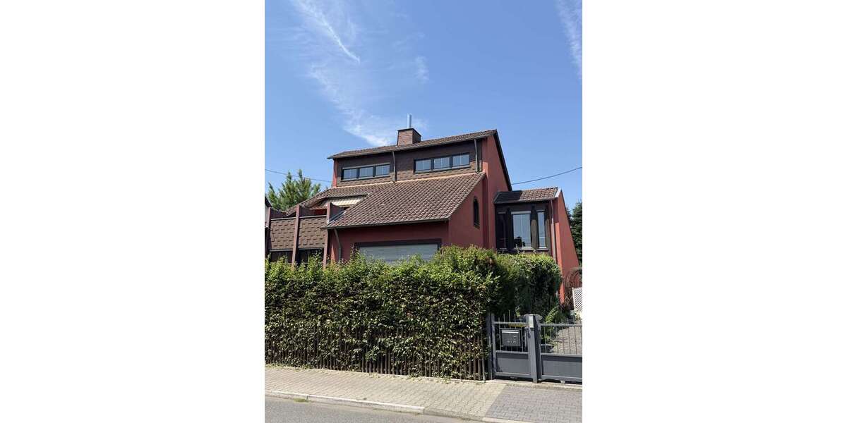 Einfamilienhaus Frankfurt am Main Sossenheim - 7 Zimmer, 206 m&sup2;, 2.750&euro; | Angebot:27201987