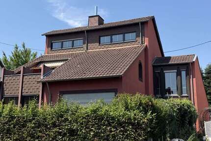 Haus Frankfurt am Main Sossenheim - 7 Zimmer, 206 m&sup2;, 2.750&euro; | Angebot:27201987