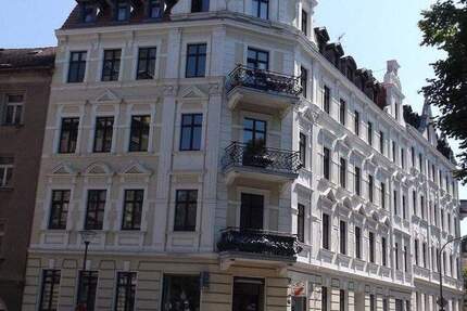 2 RWE im Dachgeschoss zwischen Hochschule und Bahnhof zu vermieten! 2 zimmer