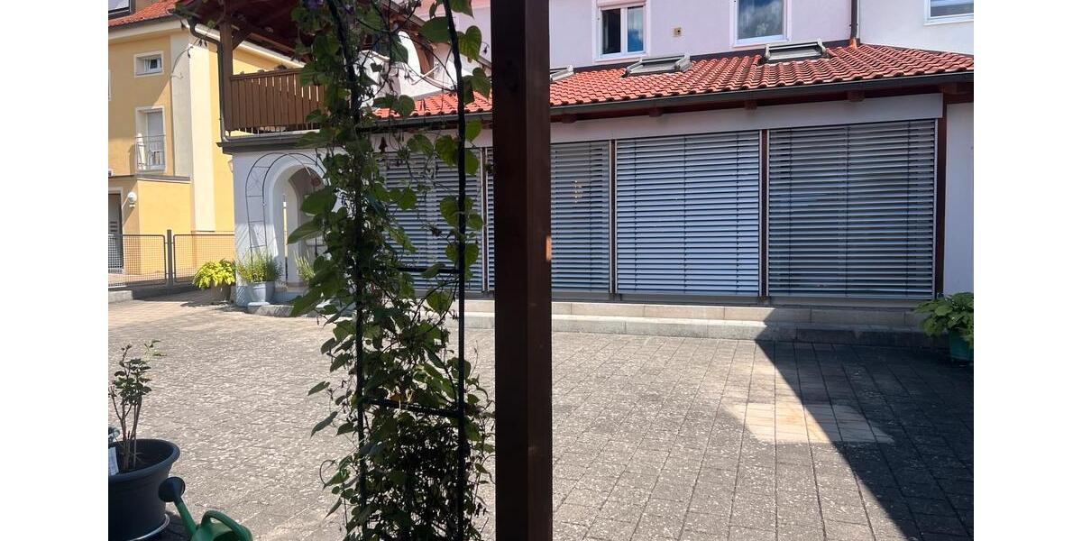 Erdgeschoßwohnung Weißenburg in Bayern - 4 Zimmer, 104 m&sup2;, 1.000&euro; | Angebot:24670401