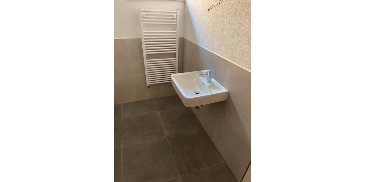 Erdgeschoßwohnung Brackenheim - 3 Zimmer, 110 m&sup2;, 1.300&euro; | Angebot:24638374