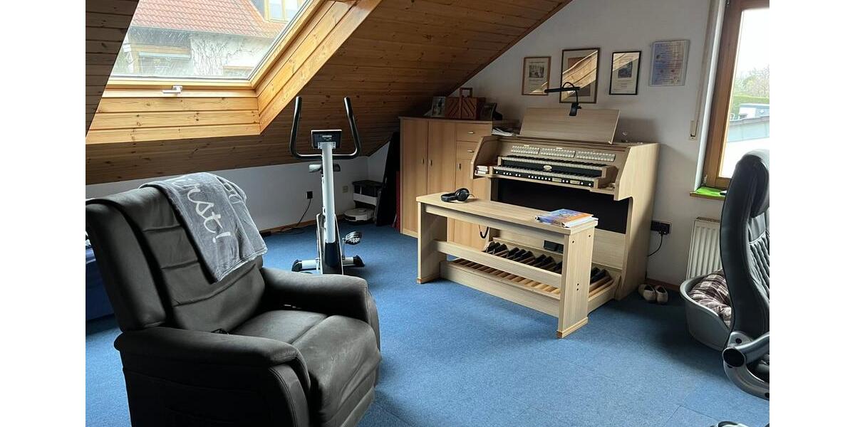 Dachgeschoßwohnung Lollar - 4 Zimmer, 118 m&sup2;, 1.100&euro; | Angebot:24253119