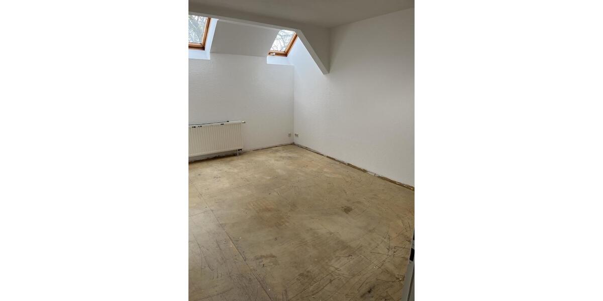 Dachgeschoßwohnung Aschersleben - 3 Zimmer, 92 m&sup2;, 311&euro; | Angebot:26087095