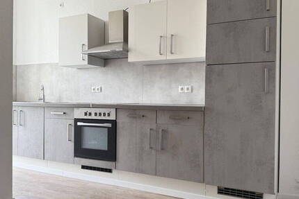 Modern sanierte 1,5-Zimmer-Wohnung mit Einbauküche und Balkon