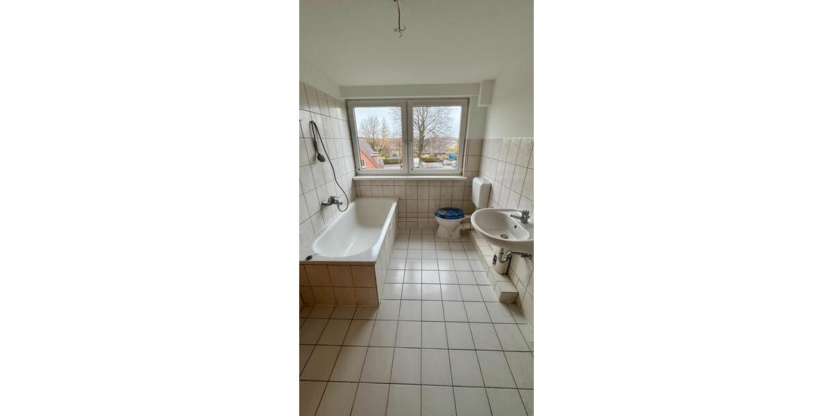 Helle 2-Zimmer-Wohnung mit neuer Küche & Stellplatz 2 zimmer