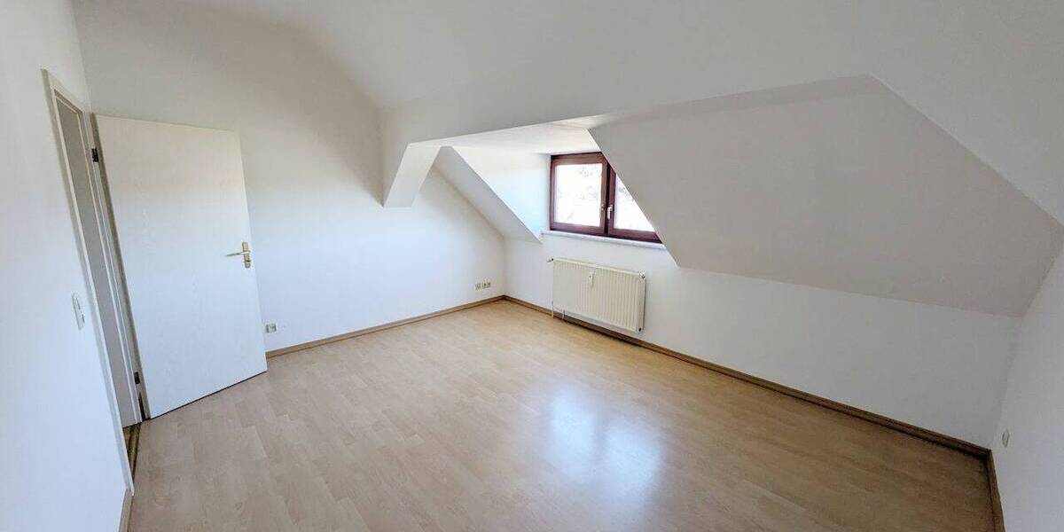 Etagenwohnung Zwickau Innenstadt - 2 Zimmer, 64 m&sup2;, 385&euro; | Angebot:26189805