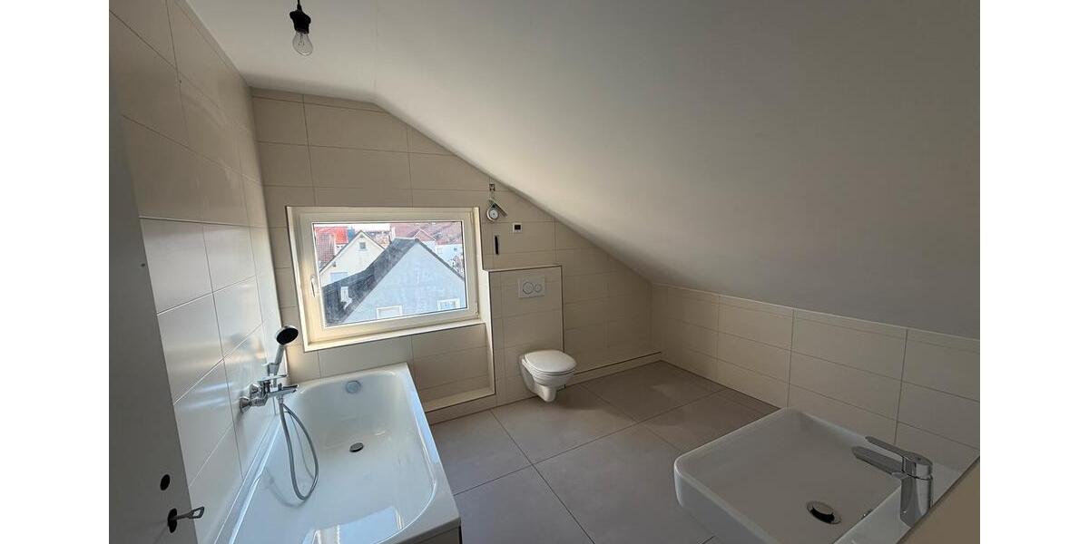 Dachgeschoßwohnung Neckarsulm - 2 Zimmer, 64 m&sup2;, 950&euro; | Angebot:25973944