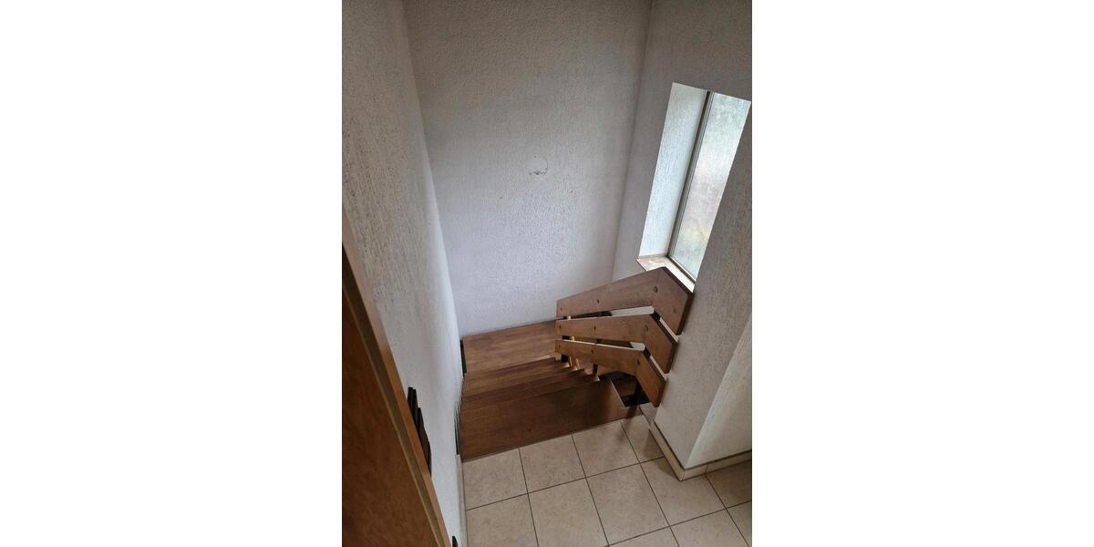 Etagenwohnung Wegberg - 2 Zimmer, 81 m&sup2;, 810&euro; | Angebot:26042227