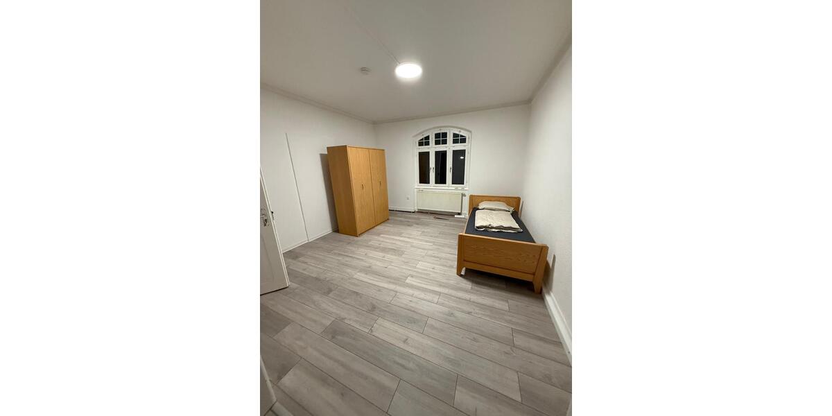 Wohnen auf Zeit Esslingen am Neckar Oberesslingen - 1 Zimmer, 21 m&sup2;, 590&euro; | Angebot:25677450