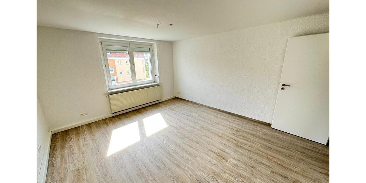 Etagenwohnung Görlitz Biesnitz - 3 Zimmer, 68 m&sup2;, 410&euro; | Angebot:26490346