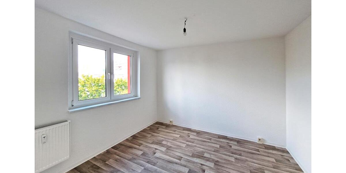 Etagenwohnung Neubrandenburg Carlshöhe - 4 Zimmer, 73 m&sup2;, 471&euro; | Angebot:25750668