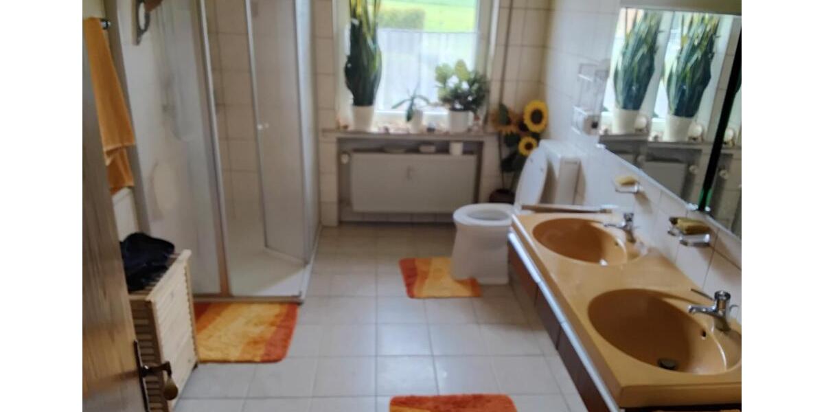 Etagenwohnung Felsberg - 4 Zimmer, 160 m&sup2;, 1.100&euro; | Angebot:26613018