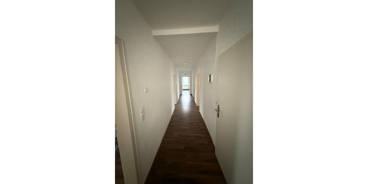 Erdgeschoßwohnung Scheinfeld - 7 Zimmer, 173 m&sup2;, 900&euro; | Angebot:24118533