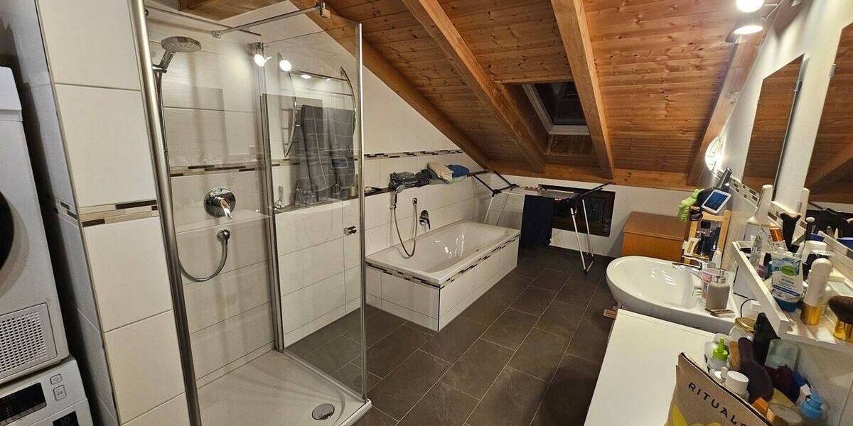 Etagenwohnung Glonn Kastenseeon - 3 Zimmer, 96 m&sup2;, 1.340&euro; | Angebot:26657236