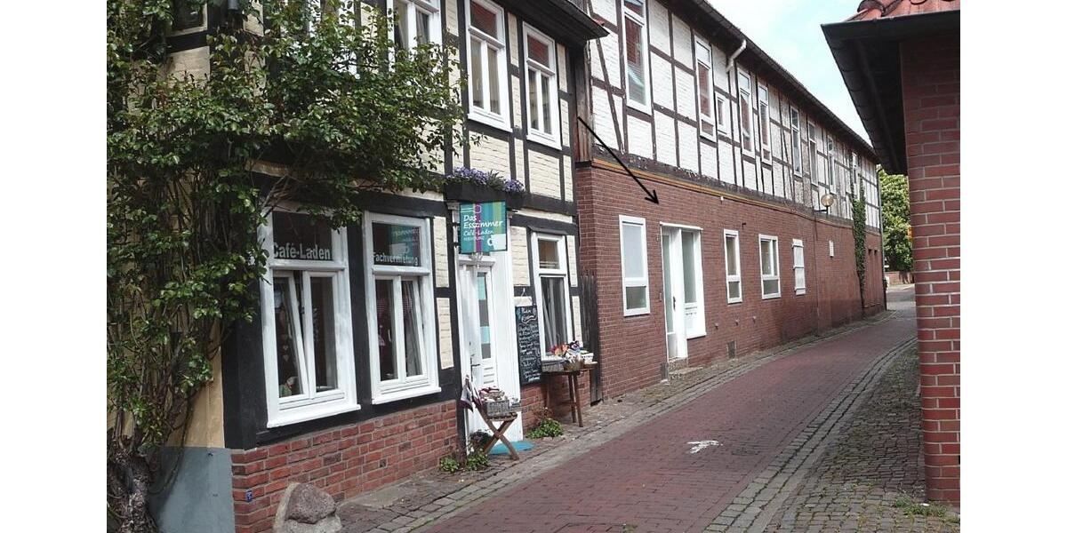 Hochparterre Nienburg (Weser) - 1 Zimmer, 18 m&sup2;, 235&euro; | Angebot:24846280