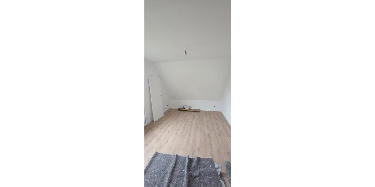 Dachgeschoßwohnung Kreuztal - 2 Zimmer, 40 m&sup2;, 390&euro; | Angebot:26638419
