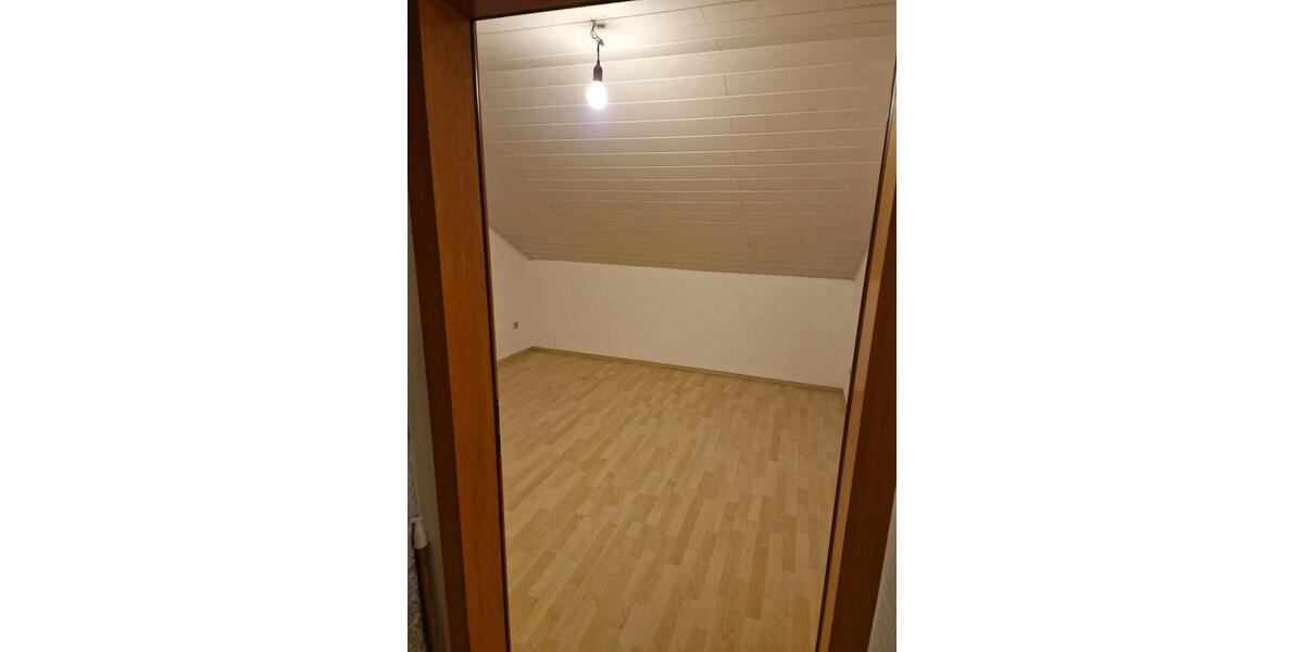 Dachgeschoßwohnung Bad Hersfeld - 4 Zimmer, 96 m&sup2;, 800&euro; | Angebot:26459853