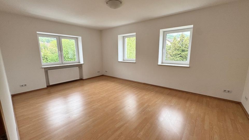 Hochparterre Berching - 3 Zimmer, 115 m&sup2;, 930&euro; | Angebot:26523225