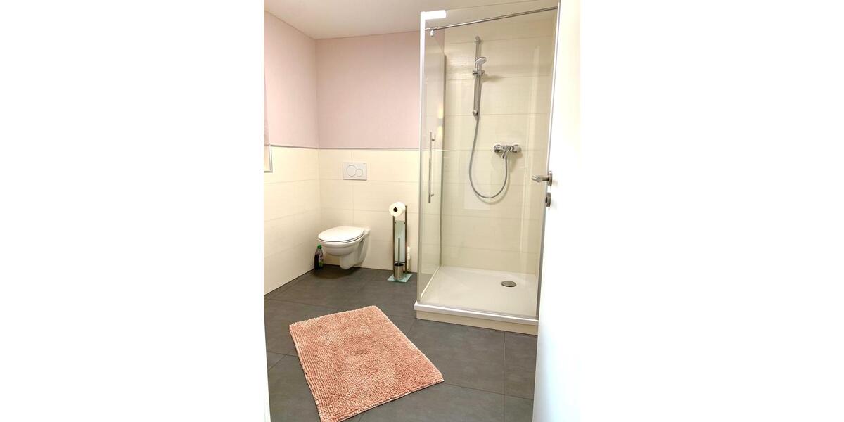 Helle moderne Ferienwohnung m. SAUNA auch PendlerLangzeitmiete 2 zimmer