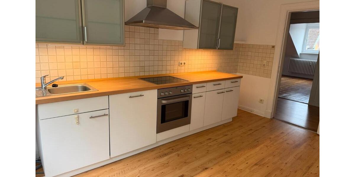 Dachgeschoßwohnung Kiel - 4 Zimmer, 127 m&sup2;, 1.490&euro; | Angebot:26625648