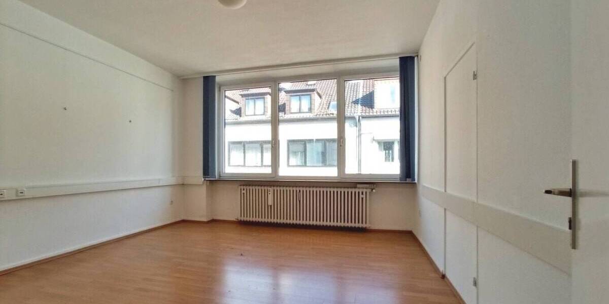 Gewerbeobjekt Kassel Mitte - 7 Zimmer, 1.570&euro; | Angebot:25996556