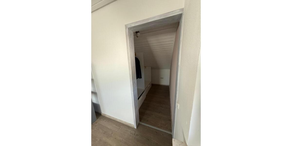 Dachgeschoßwohnung Vlotho - 3 Zimmer, 55 m&sup2;, 550&euro; | Angebot:26051040