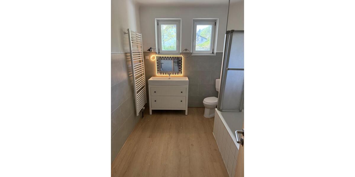 Erdgeschoßwohnung Schmelz - 4 Zimmer, 90 m&sup2;, 700&euro; | Angebot:26238112