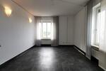 Stadt Landau: Hochwertige Büroflächen m. Lift, zentrale Lage mit guter Sichtbarkeit u. gr. Parkplatz