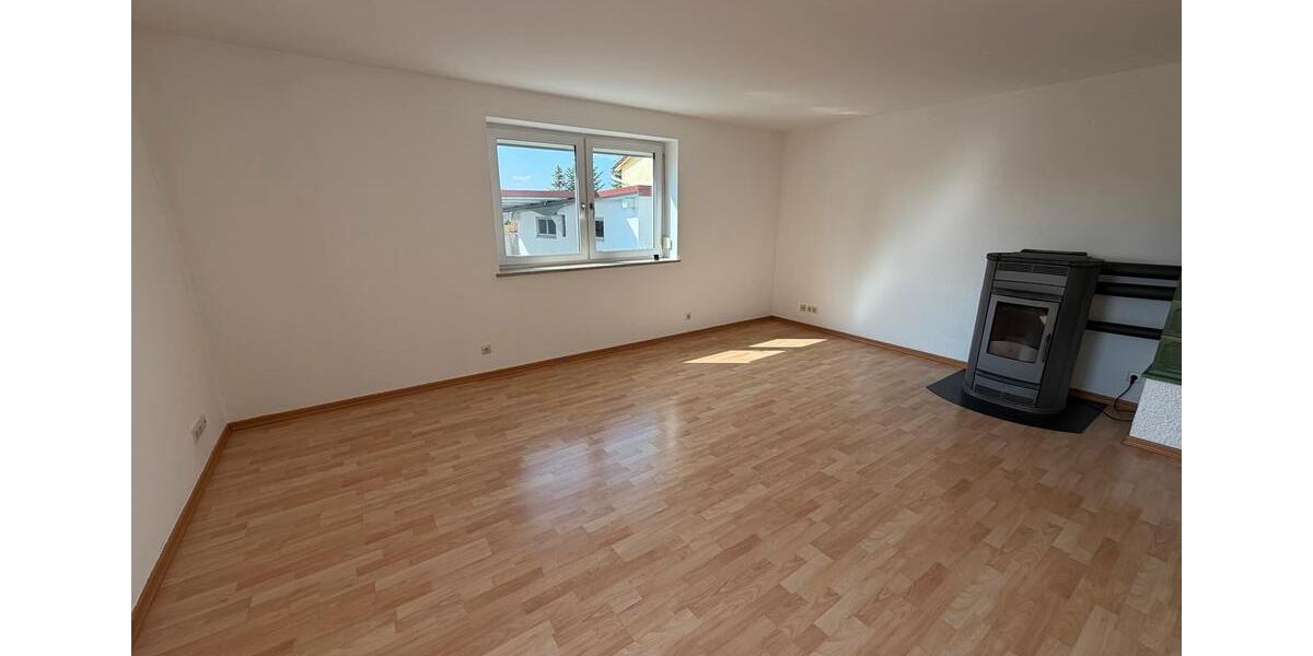 Erdgeschoßwohnung Marklkofen - 3 Zimmer, 80 m&sup2;, 670&euro; | Angebot:26491321