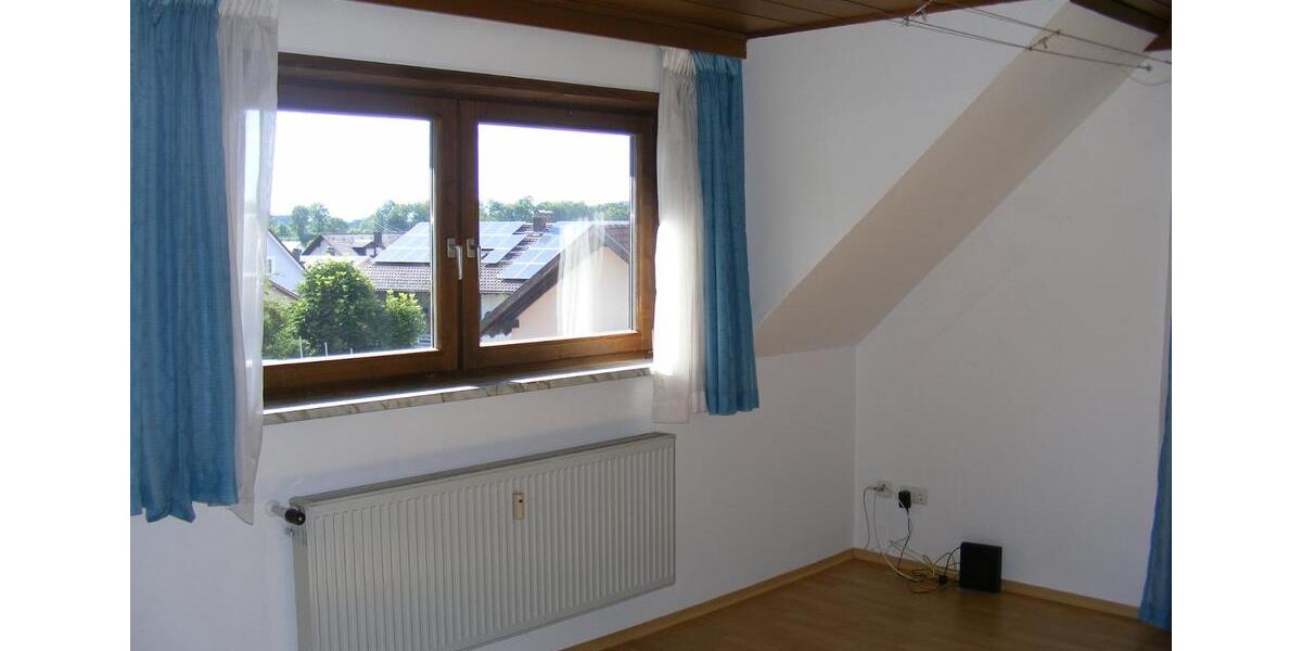 Dachgeschoßwohnung Hengersberg - 2 Zimmer, 620&euro; | Angebot:23570466