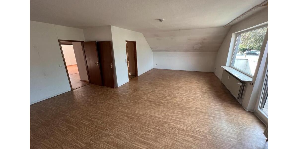 Dachgeschoßwohnung Sterup - 3 Zimmer, 108 m&sup2;, 1.056&euro; | Angebot:25844673