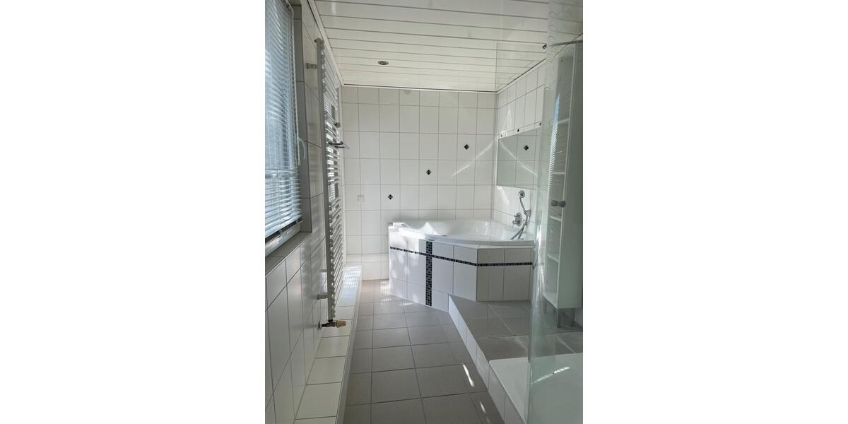 Einfamilienhaus Duisburg Duisburg-Mitte - 2 Zimmer, 177 m&sup2;, 950&euro; | Angebot:21452144