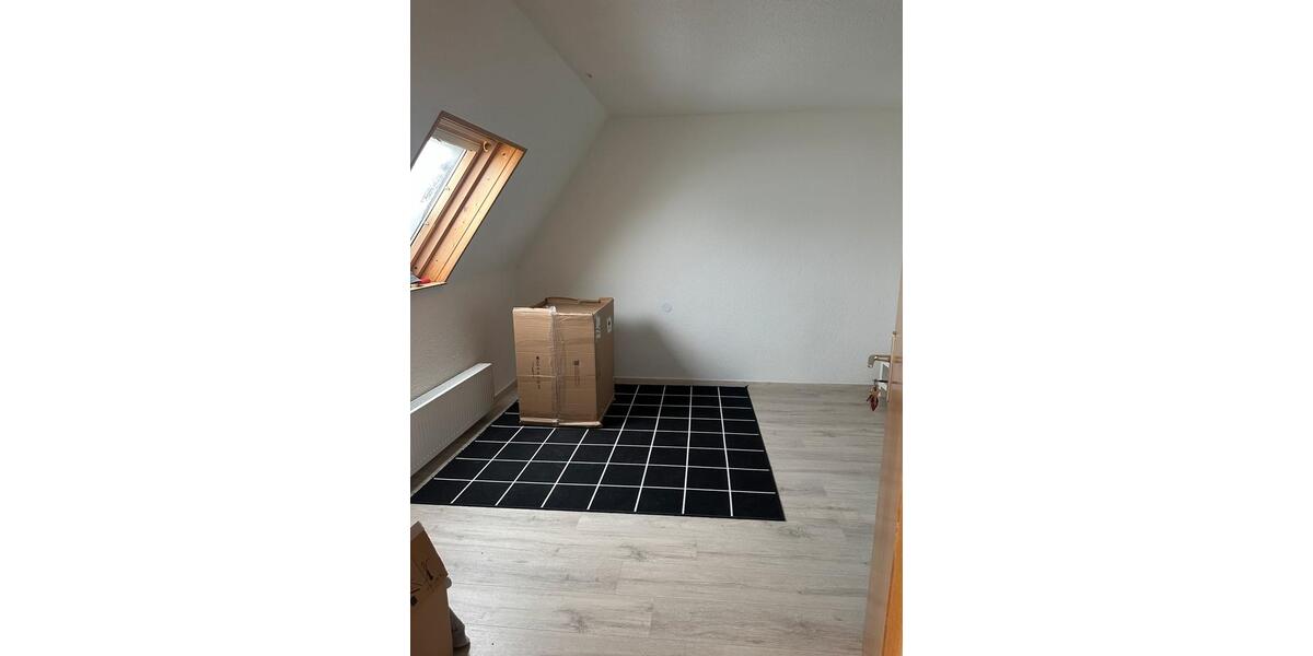 Erdgeschoßwohnung Borken (Hessen) - 4 Zimmer, 116 m&sup2;, 950&euro; | Angebot:26594330