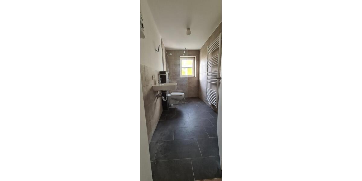 Kernsanierte Altbauwohnung mit Fußbodenheizung 3 zimmer