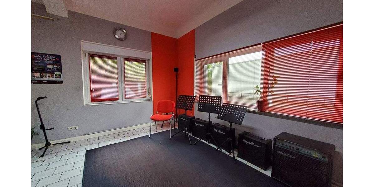 MERZIG-STADTNAH - GEWERBEFLÄCHE MIT CA. 106 m² - 4 ZIMMER UND GETRENNTE WCs 4 zimmer